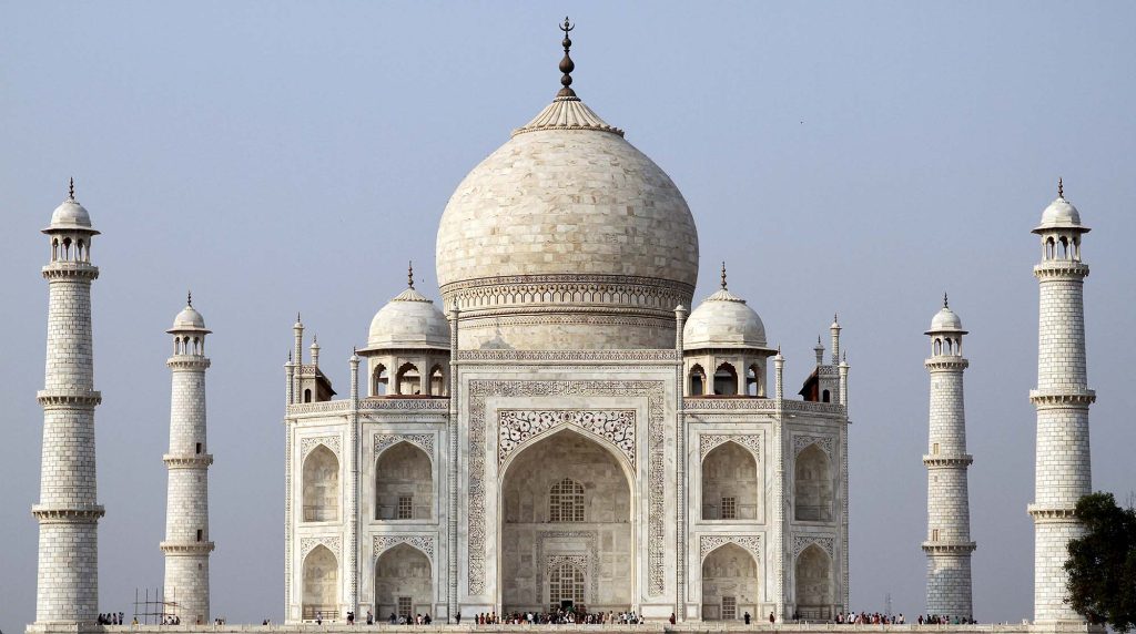 The Taj Mahal: A Timeless Masterpiece of Mughal Architecture and Love